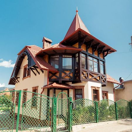 Vila Genia Câmpulung Moldovenesc Buitenkant foto
